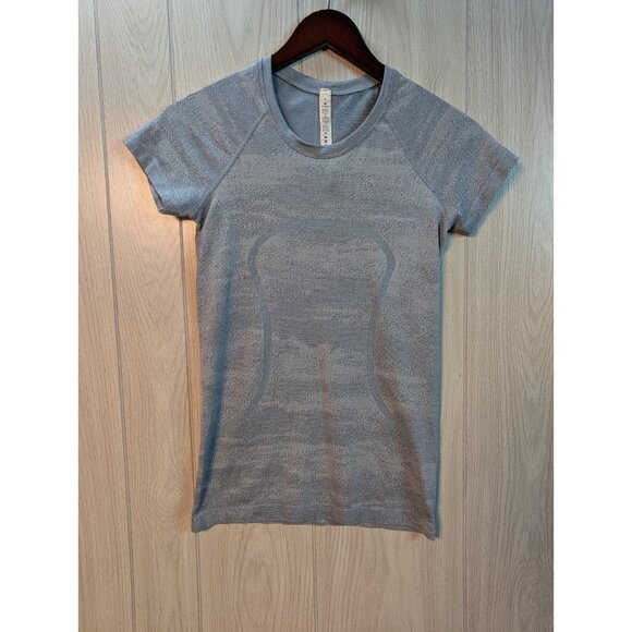 Lululemon Women's Size 6 Blue Swiftly Tech Short Sleeve Activewear T-Shirt - Picture 1 of 7